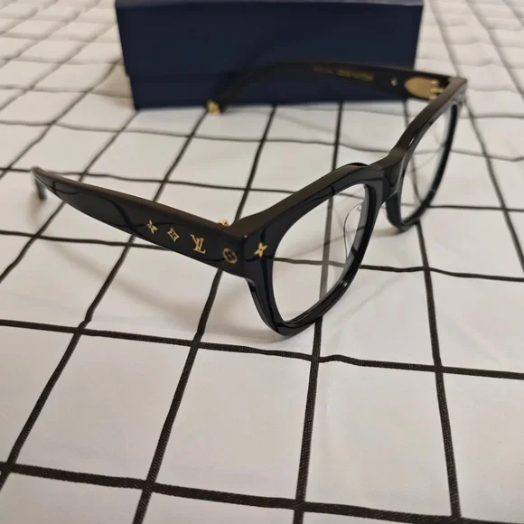 Louis Vuitton | Accessories | Louis Vuitton Womens Glasses  display picture 1